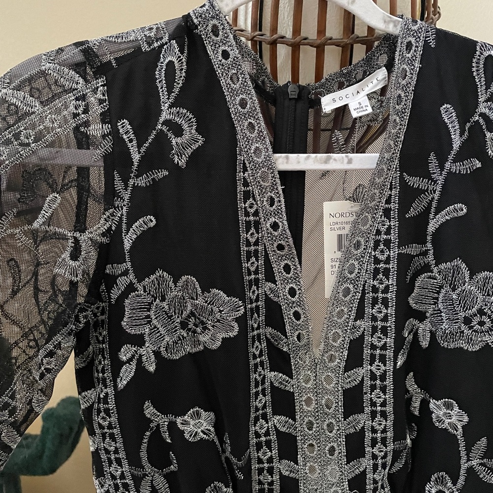 Socialite lace dress - Picture 10 of 11